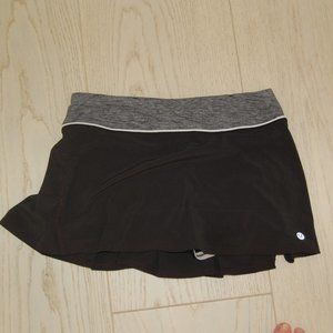 Black and grey Lululemon skirt, size 4